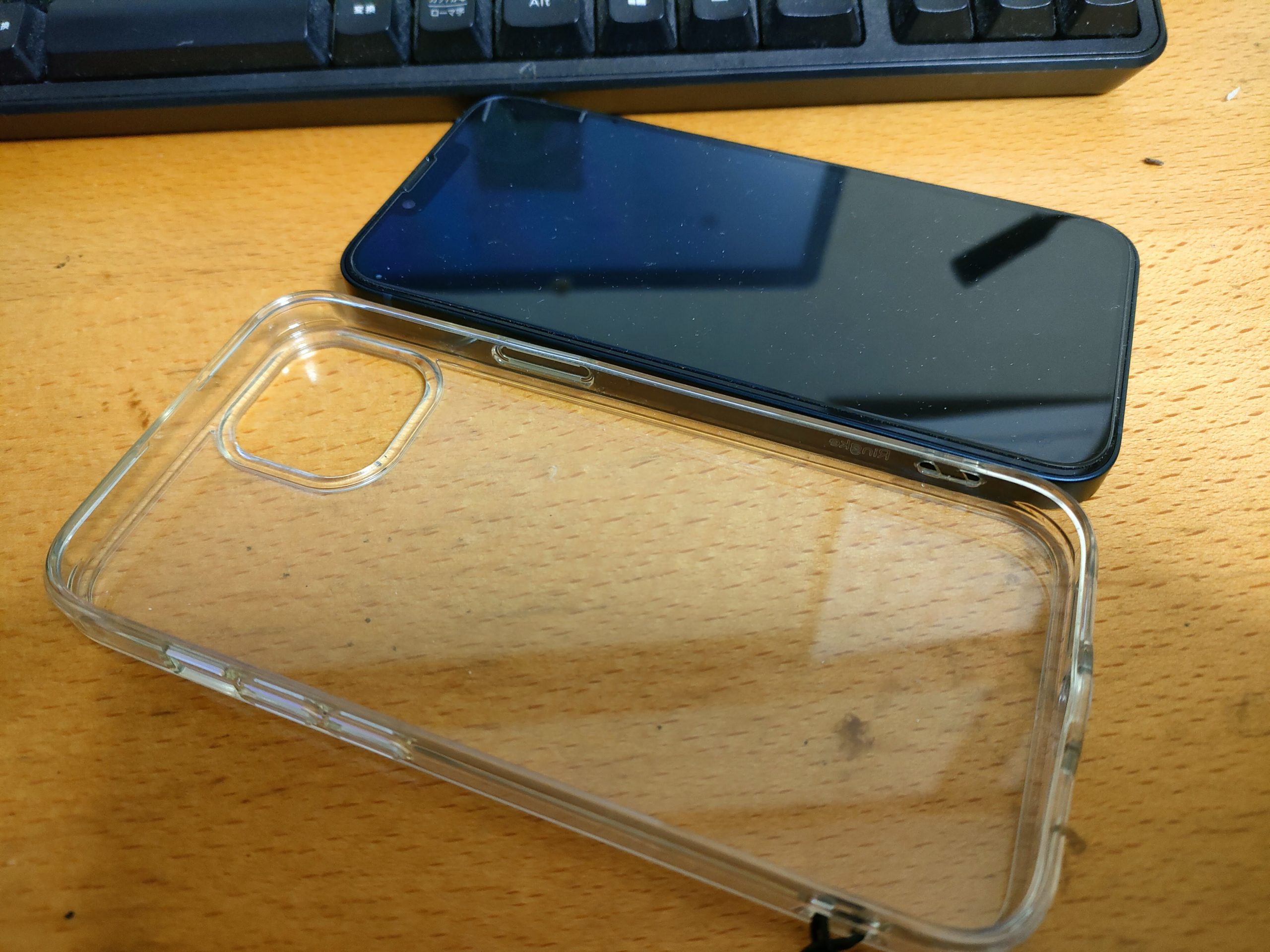 iPhone13のケース・ガラスフィルム・レンズカバーはこれ買いました。